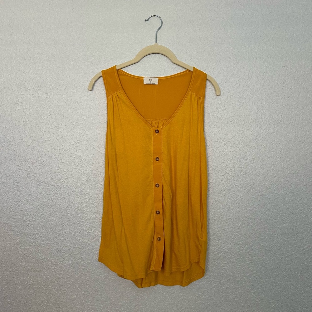 🌟 $10 or Less + BOGO on Sale Items! 🌟 Womens Button Detail Tank Top